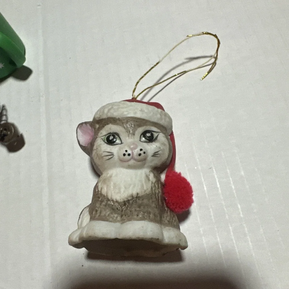 Miscellaneous Christmas ornaments Three pieces